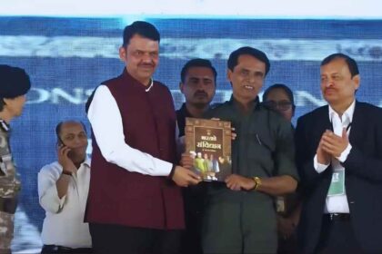 महाराष्ट्र में 61 नक्सलियों का आत्मसमर्पण: बड़ी सफलता या राजनीतिक विवाद?