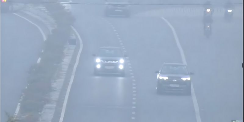 बहुत ज़्यादा ठंड की लहर चल रही है।