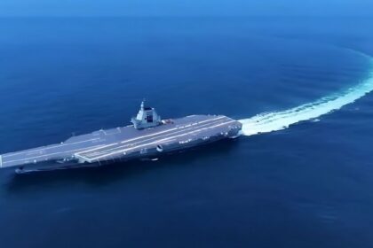 चीन ने अपने सबसे उन्नत विमानवाहक पोत 'फ़ुज़ियान' को नौसेना में शामिल किया, जिससे भारत के लिए रणनीतिक चिंताएँ बढ़ गईं