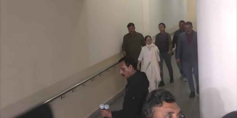 Prateek Jain के घर पर ममता के दखल पर बहुत ज़्यादा विवाद