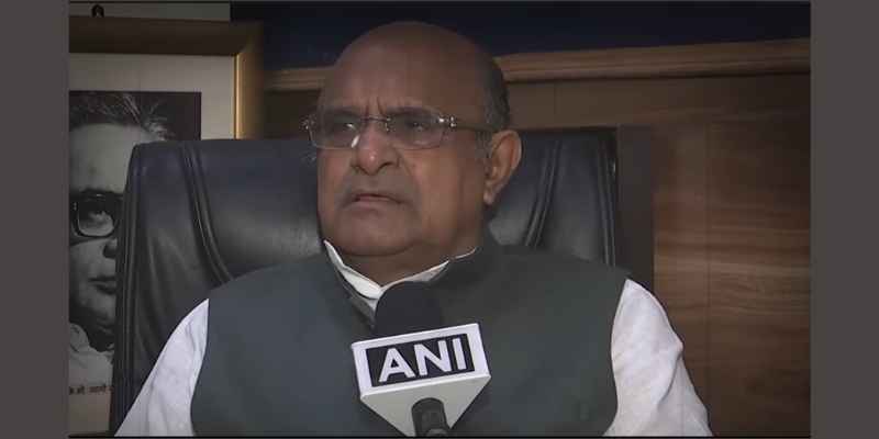 नीतीश के भारत रत्न विवाद पर राजनीति गरमा गई है