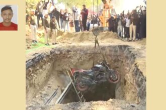 Delhi के Janakpuri में गहरे गड्ढे में गिरने से motorcyclist की मौत